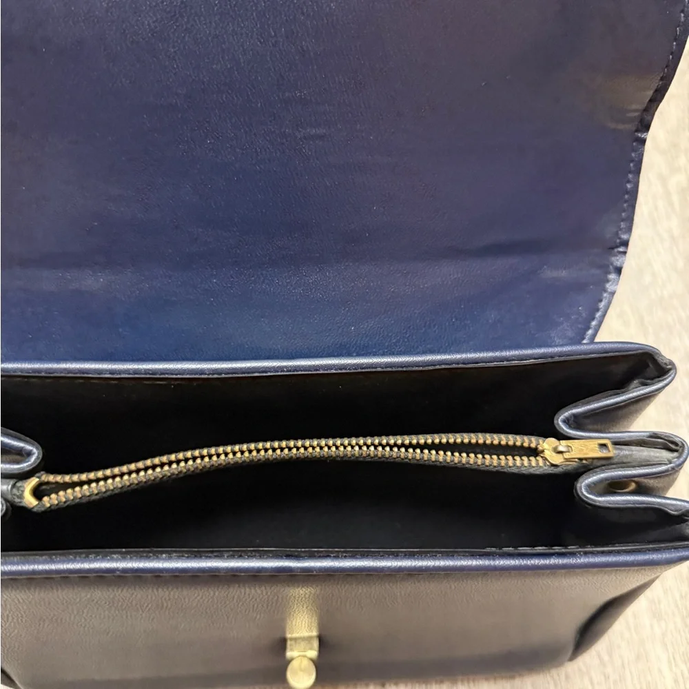 Unique Vintage vintage off